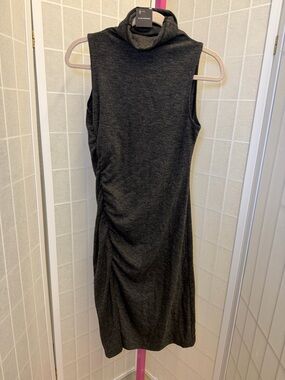 club monaco jourdan dress Club Monaco Jourdan Black Dress Sleeveless Turtleneck Straight Satin 8 NWT